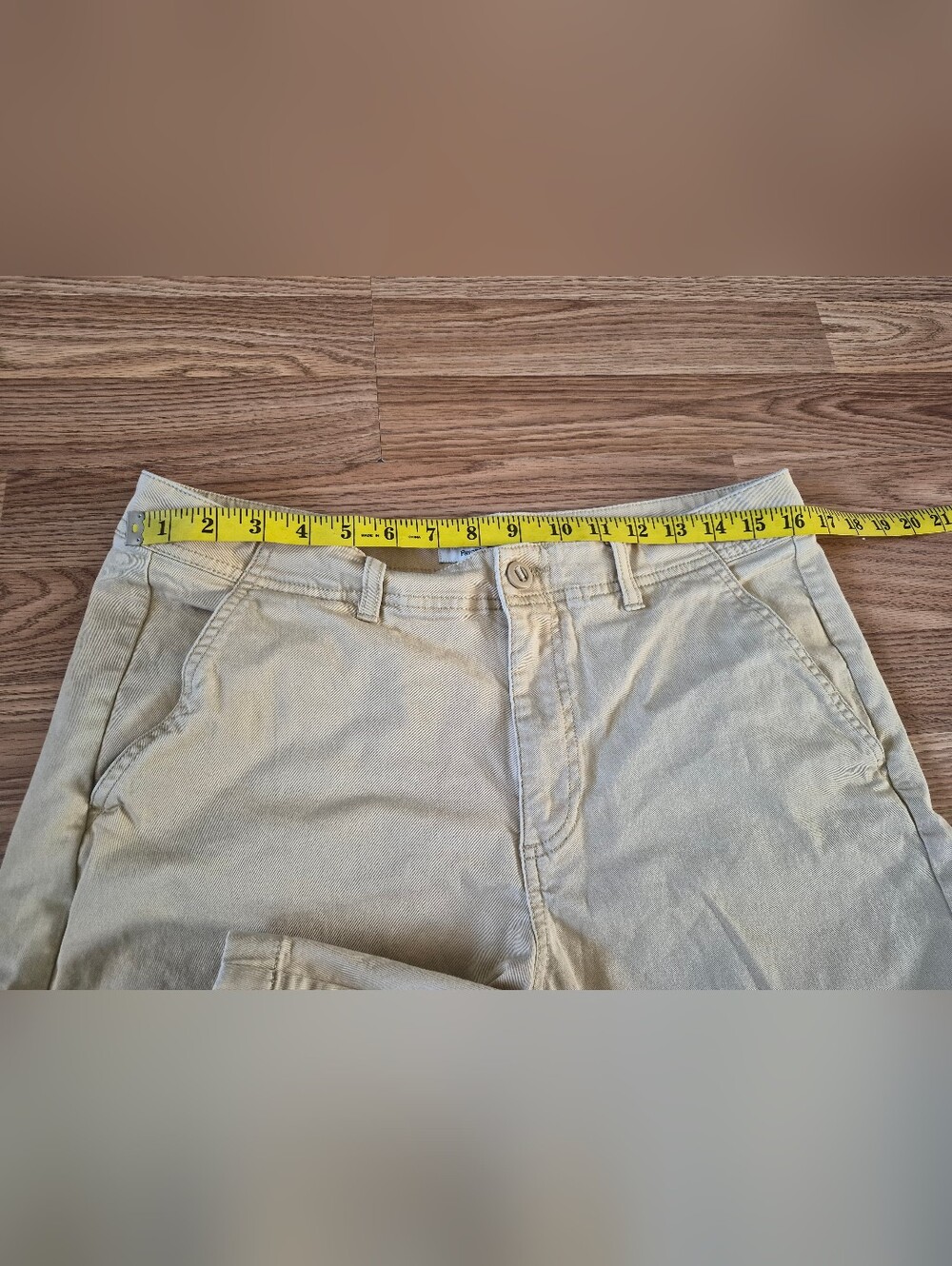 L.L. Bean Favorite Fit Women's Yellow Shorts - Picture 7 of 7